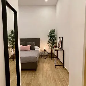 https://studionapoli112.hotels-amalfi.com