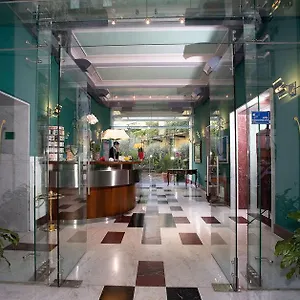 4* Szálloda Ateneo Garden Palace